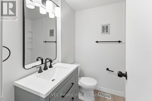 15 - 151 Linwell Road, St. Catharines (Lakeport), ON - Indoor Photo Showing Bathroom