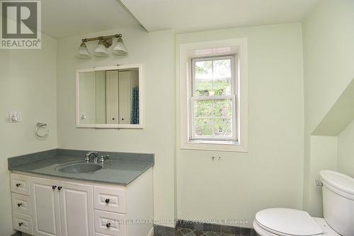 128 Hess Street S, Hamilton, ON - Indoor Photo Showing Bathroom