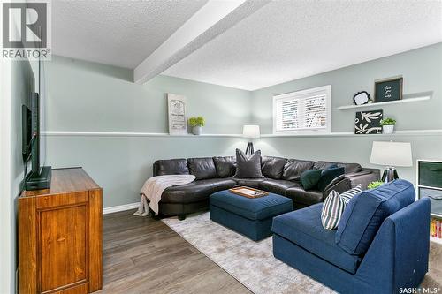 1206 Flexman Crescent N, Regina, SK - Indoor Photo Showing Living Room