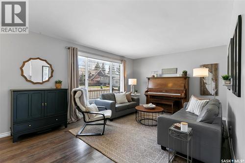1206 Flexman Crescent N, Regina, SK - Indoor Photo Showing Living Room