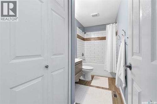 1206 Flexman Crescent N, Regina, SK - Indoor Photo Showing Bathroom