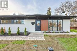 22 ARNPRIOR ROAD Toronto, ON M1K 5A6