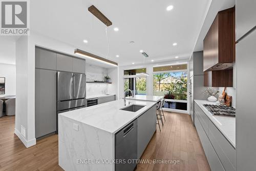 620 Rowanwood Avenue, Ottawa, ON - Indoor Photo Showing Kitchen With Upgraded Kitchen