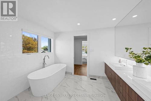 620 Rowanwood Avenue, Ottawa, ON - Indoor Photo Showing Bathroom