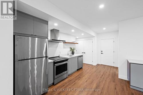 620 Rowanwood Avenue, Ottawa, ON - Indoor Photo Showing Kitchen