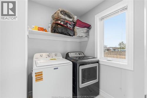 98 Peter Avenue, Leamington, ON - Indoor Photo Showing Laundry Room