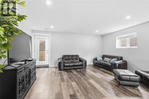98 Peter Avenue, Leamington, ON - Indoor