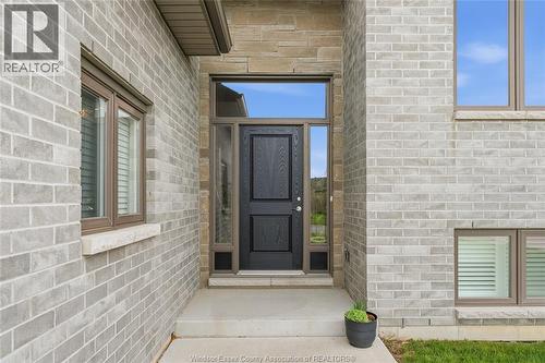 98 Peter Avenue, Leamington, ON - Outdoor With Exterior