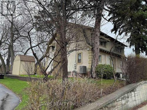 199 North Service Road, Mississauga, ON - Outdoor