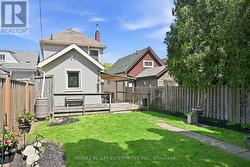 44 BURTON STREET  Hamilton, ON L8L 3P8