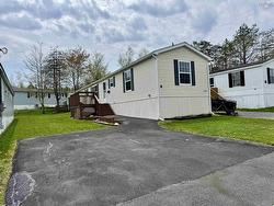 8 Yeadon Drive  Middle Sackville, NS B4E 2Z4