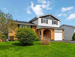 26 Pondicherry Crescent  Woodlawn, NS B2W 5C5
