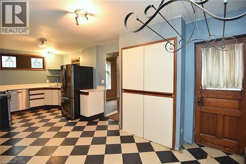 128 Hess Street S, Hamilton, ON - Indoor Photo Showing Kitchen