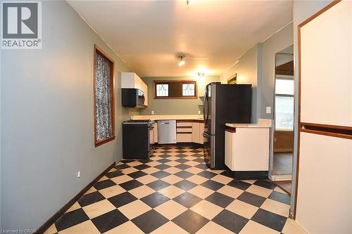 128 Hess Street S, Hamilton, ON - Indoor Photo Showing Kitchen