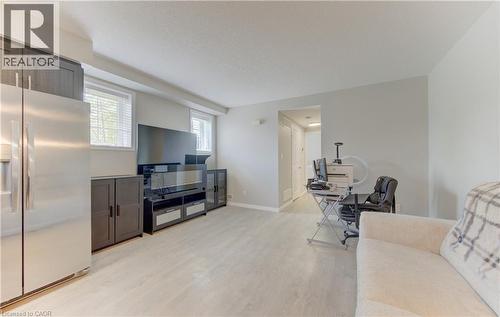 388 Old Huron Road Unit# 24A, Kitchener, ON - Indoor Photo Showing Living Room