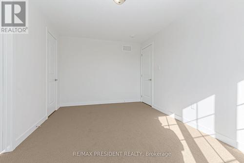 39 Henshaw Drive, Erin, ON - Indoor Photo Showing Other Room