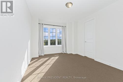 39 Henshaw Drive, Erin, ON - Indoor Photo Showing Other Room