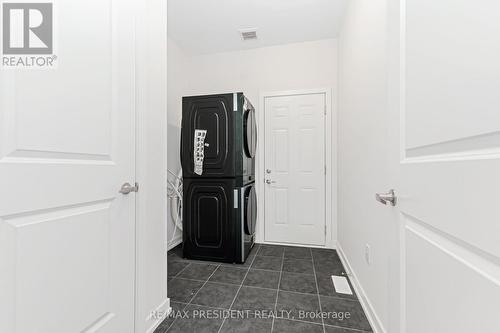 39 Henshaw Drive, Erin, ON - Indoor Photo Showing Other Room