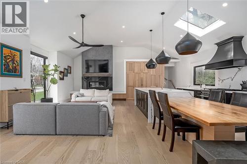 327 Goodram Drive, Burlington, ON - Indoor