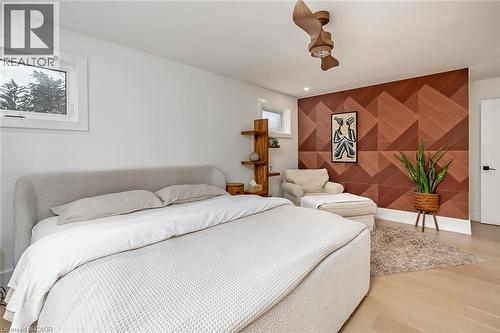 327 Goodram Drive, Burlington, ON - Indoor Photo Showing Bedroom
