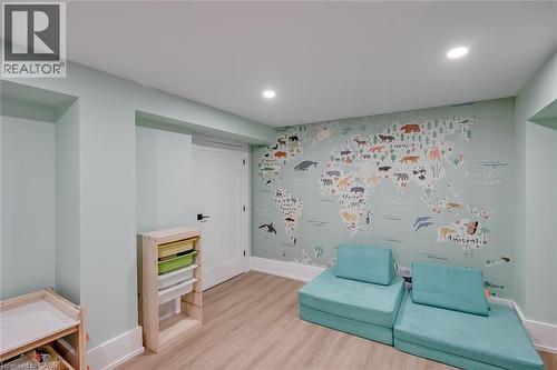 327 Goodram Drive, Burlington, ON - Indoor Photo Showing Other Room