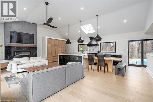 327 Goodram Drive, Burlington, ON - Indoor