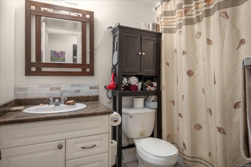#112-218 Bayview Ave, Ladysmith, BC - Indoor Photo Showing Bathroom