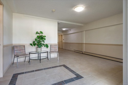 #112-218 Bayview Ave, Ladysmith, BC - Indoor Photo Showing Other Room
