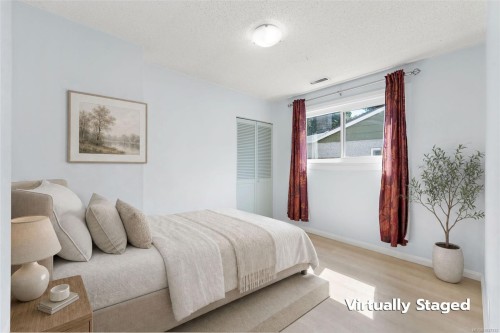 388 Pine St, Nanaimo, BC - Indoor Photo Showing Bedroom