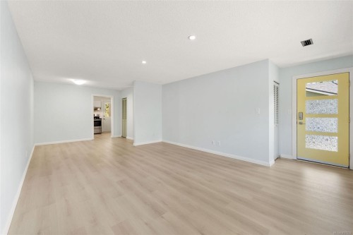 388 Pine St, Nanaimo, BC - Indoor Photo Showing Other Room