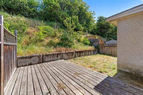 388 Pine St, Nanaimo, BC - Outdoor With Deck Patio Veranda