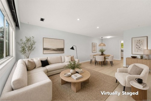 388 Pine St, Nanaimo, BC - Indoor Photo Showing Living Room