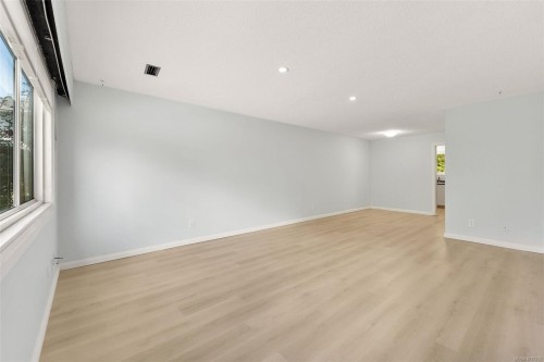 388 Pine St, Nanaimo, BC - Indoor Photo Showing Other Room
