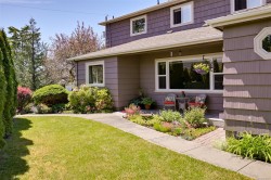 1718 Garnet Rd  Saanich, BC V8P 3C8