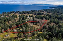 2187 May Rd Courtenay, BC V9J 1X7