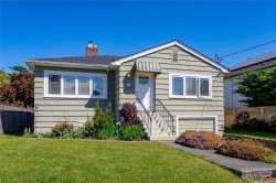 855 Linkleas Ave Oak Bay, BC V8S 5C4