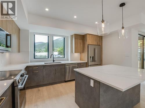 910 Lakeside Drive Unit# 208, Nelson, BC - Indoor Photo Showing Kitchen With Upgraded Kitchen