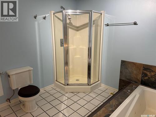 312 1St Street E, Saskatoon, SK - Indoor Photo Showing Bathroom