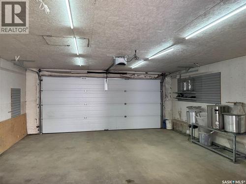 312 1St Street E, Saskatoon, SK - Indoor Photo Showing Garage
