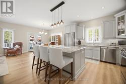 Gourmet eat-in kitchen - 