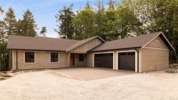 3325 Telegraph Rd Mill Bay, BC V9Z 0G4