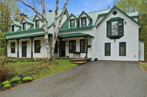 1062 Rue de la Voie-du-Bois  Prévost, QC J0R 1T0