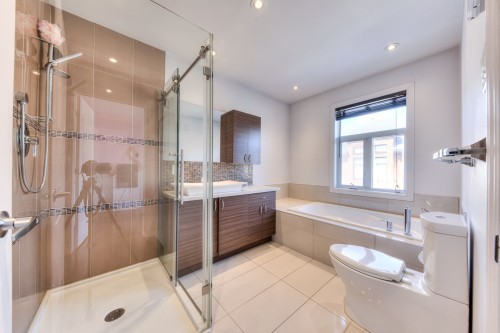 Salle de bains - 404 Av. Mousseau-Vermette, Dorval, QC - Indoor Photo Showing Bathroom