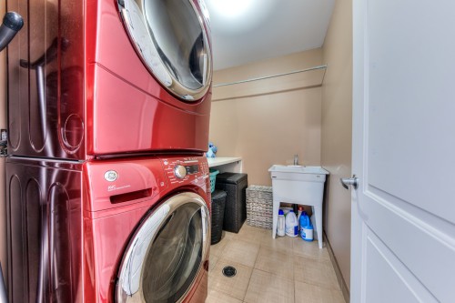 Salle de lavage - 404 Av. Mousseau-Vermette, Dorval, QC - Indoor Photo Showing Laundry Room