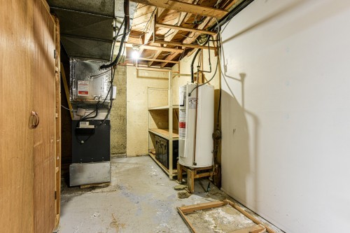 Atelier - 5870 Rue Arthur, Brossard, QC - Indoor Photo Showing Basement
