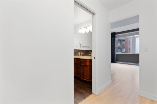 Salle de bains - 900-1449 Rue St-Alexandre, Montréal (Ville-Marie), QC - Indoor Photo Showing Other Room