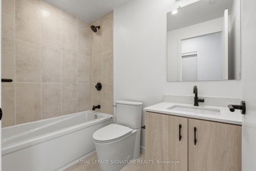 415-4878 Powers Common, Burlington, ON - Indoor Photo Showing Bathroom