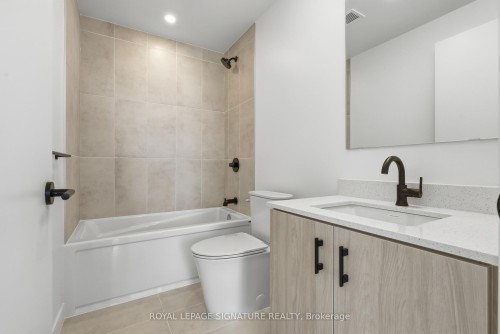 415-4878 Powers Common, Burlington, ON - Indoor Photo Showing Bathroom