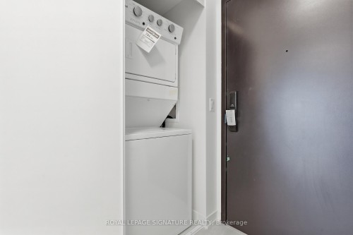 415-4878 Powers Common, Burlington, ON - Indoor Photo Showing Laundry Room
