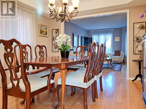 3295 Bloomfield Drive, Mississauga, ON - Indoor Photo Showing Living Room